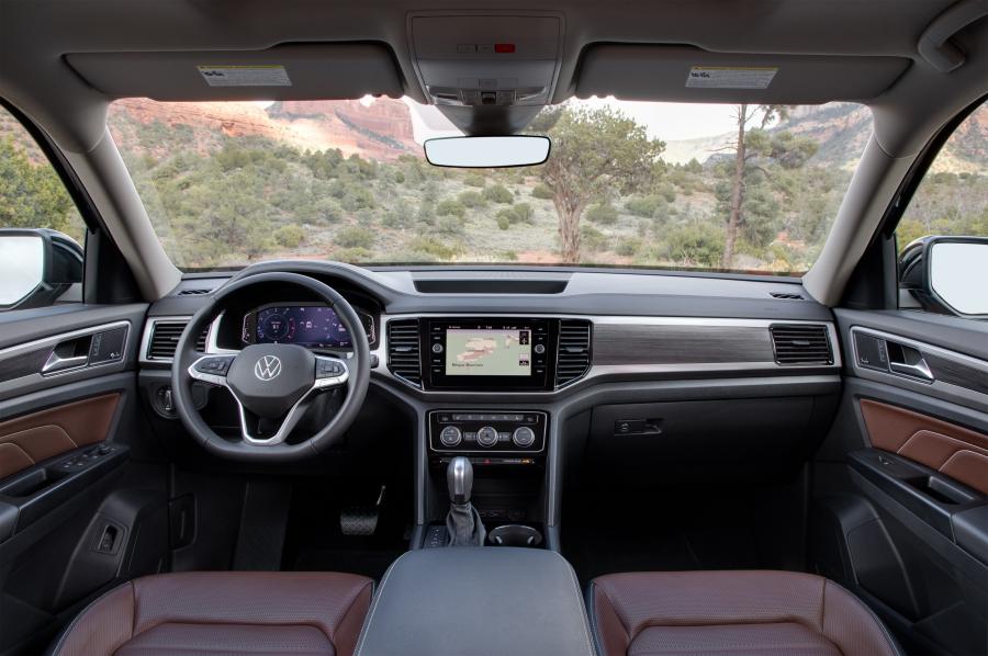 Торпедо Volkswagen Atlas Basecamp Accessories 2020 года  (фото 24 из 27)
